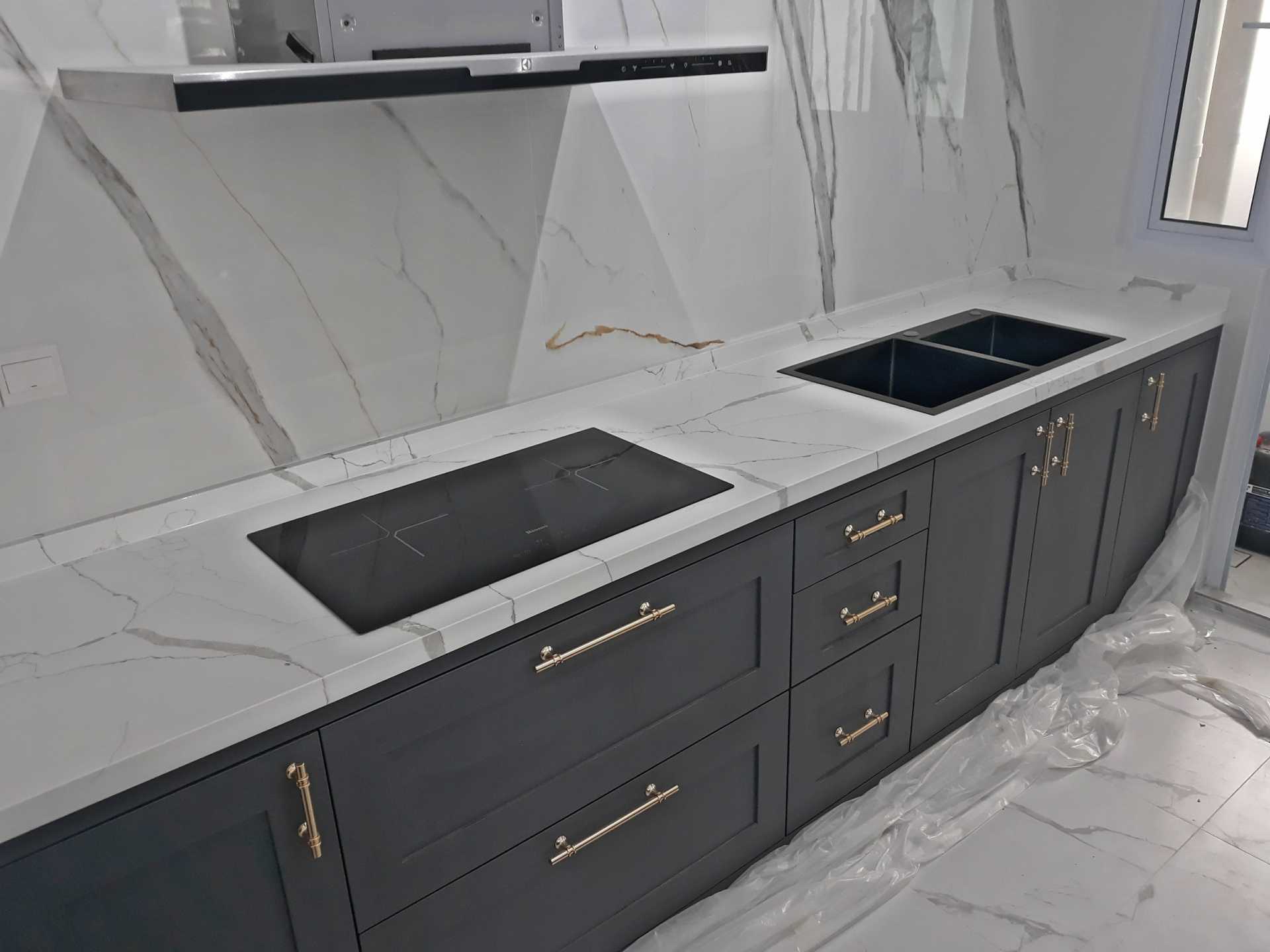 iQuartz Kitchen Top Reviews, Marble Quartz, Hachi Flush Mount Sink